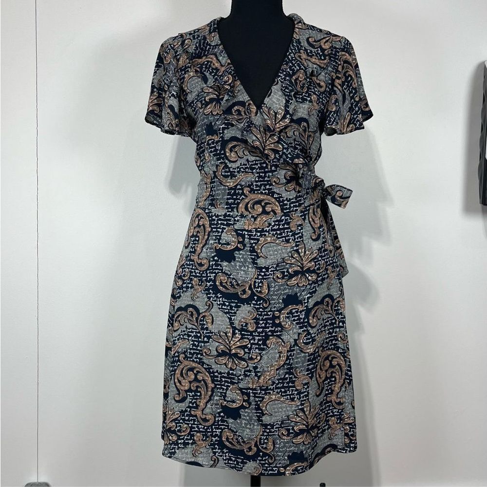 Chelsea28 Print Ruffle Wrap Dress Size Small Women’s Navy - Picture 2 of 10
